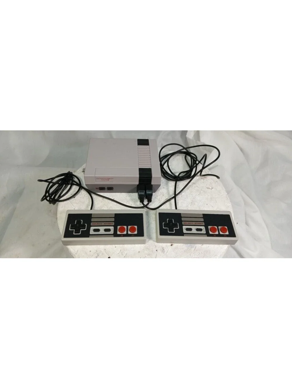 Nintendo NES Classic Mini CLV-001 30 Games 2 Controllers HDMI